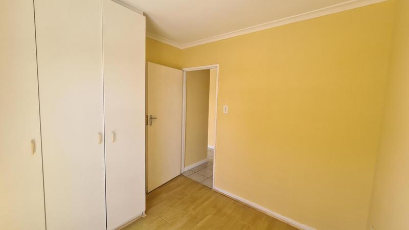 2 Bedroom Property for Sale in Oakglen Western Cape